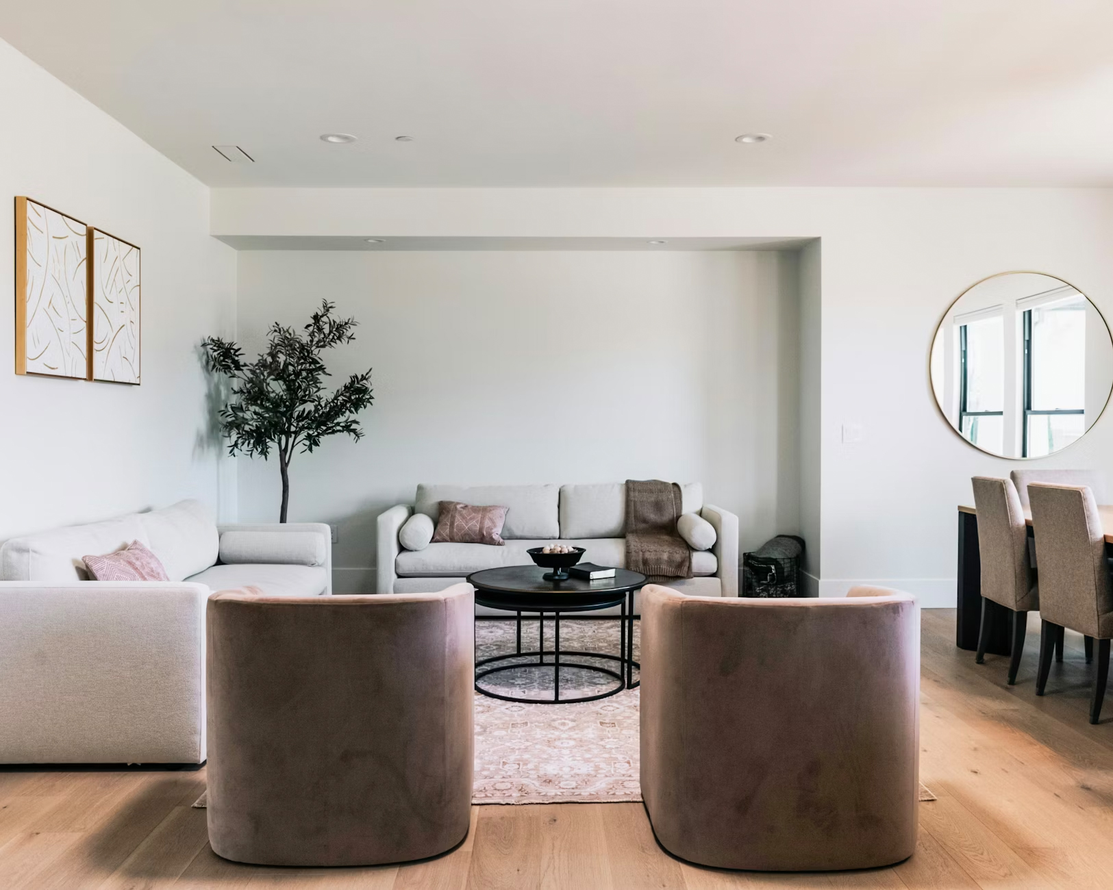 上質なインテリア空間のイメージ - 小嶋株式会社